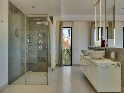 Salle de bains attenante