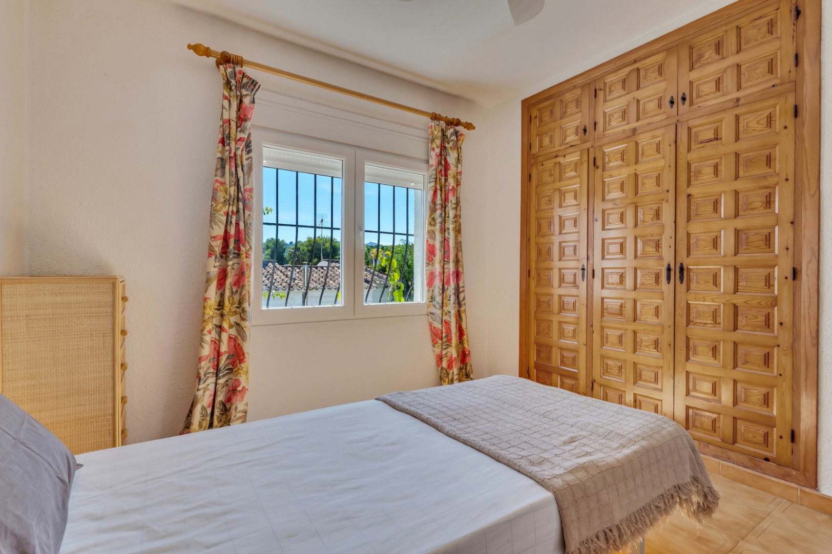 Chambre avec placard intégré