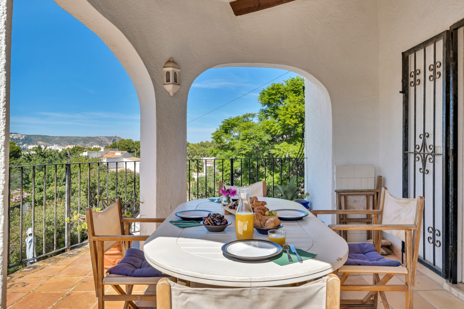 Terrasse couverte avec vue