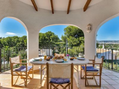 Terrasse couverte avec vue dégagée