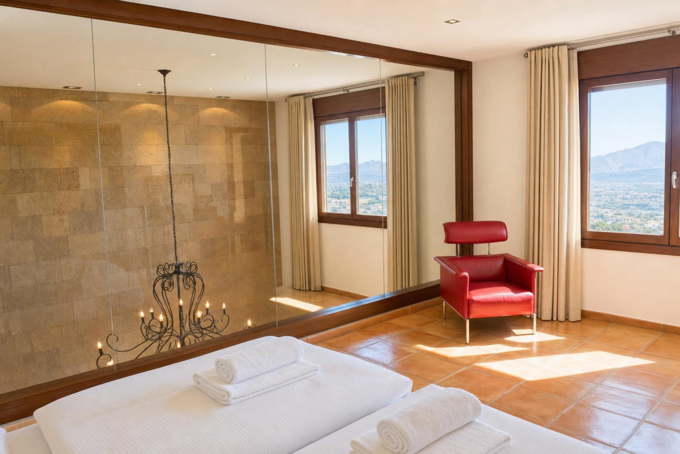 Élégante villa à vendre à Jávea, au pied du Montgó, avec vues spectaculaires