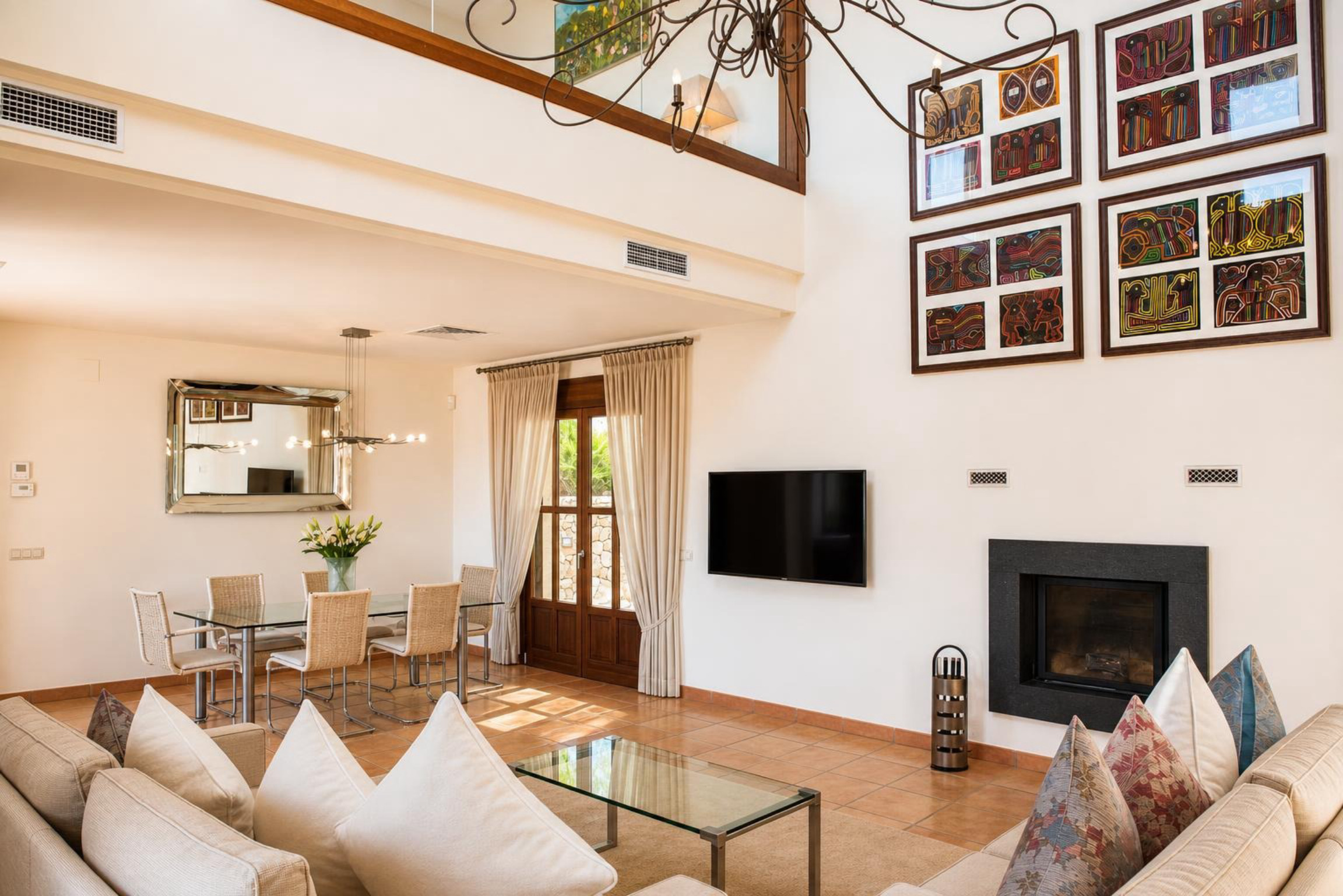 Élégante villa à vendre à Jávea, au pied du Montgó, avec vues spectaculaires