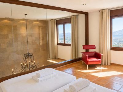 Élégante villa à vendre à Jávea, au pied du Montgó, avec vues spectaculaires