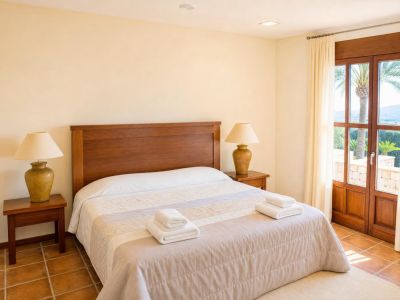 Élégante villa à vendre à Jávea, au pied du Montgó, avec vues spectaculaires