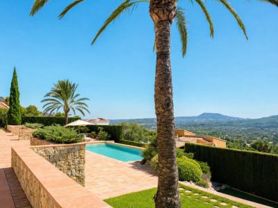 Élégante villa à vendre à Jávea, au pied du Montgó, avec vues spectaculaires