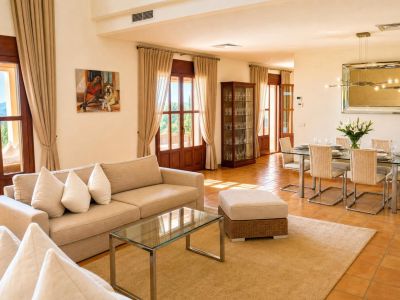 Élégante villa à vendre à Jávea, au pied du Montgó, avec vues spectaculaires