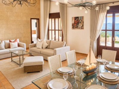 Élégante villa à vendre à Jávea, au pied du Montgó, avec vues spectaculaires