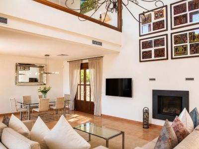 Élégante villa à vendre à Jávea, au pied du Montgó, avec vues spectaculaires