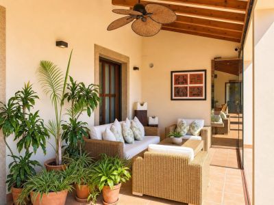 Élégante villa à vendre à Jávea, au pied du Montgó, avec vues spectaculaires