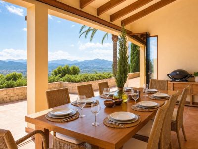 Élégante villa à vendre à Jávea, au pied du Montgó, avec vues spectaculaires