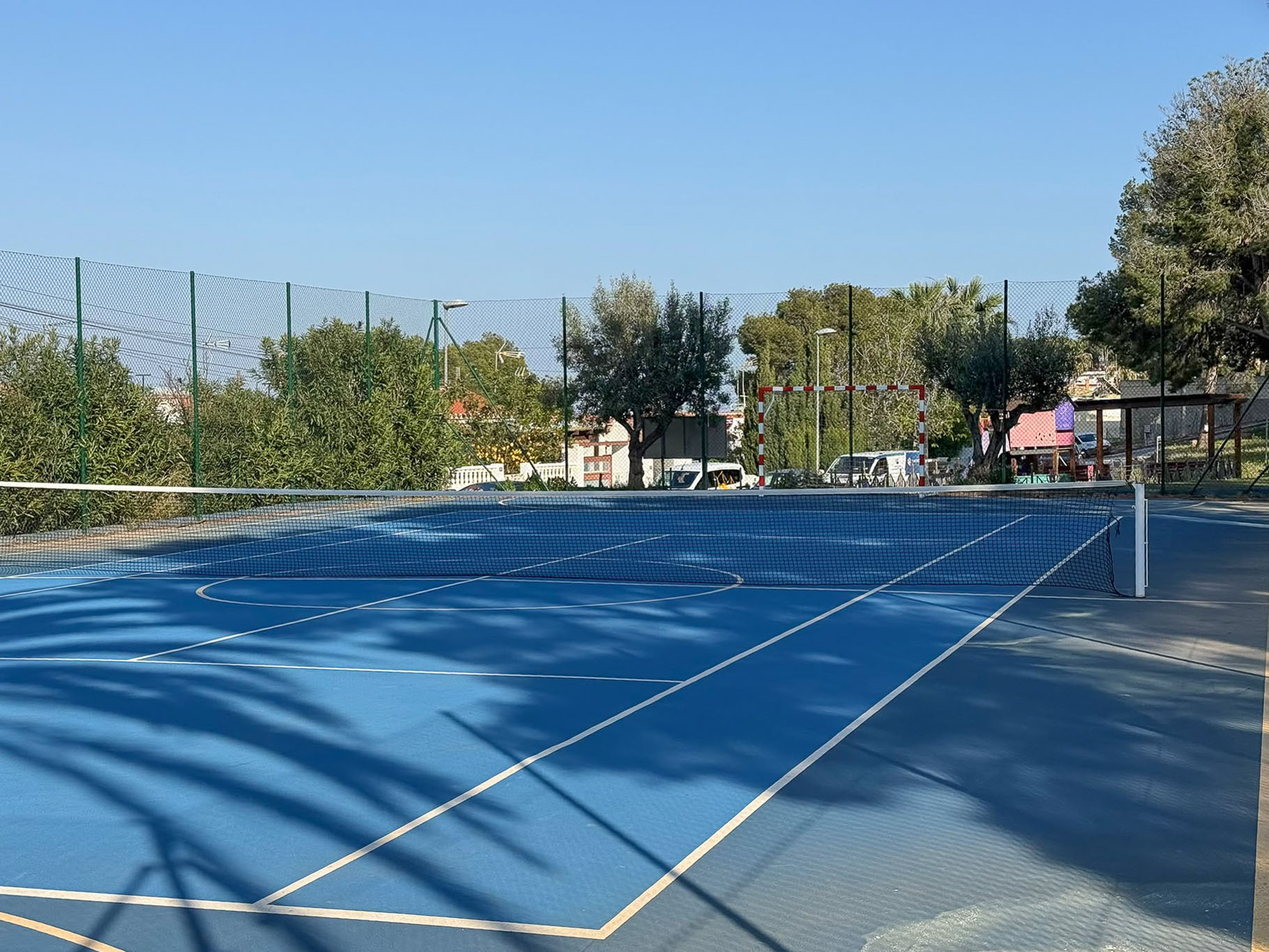 Court de tennis communautaire