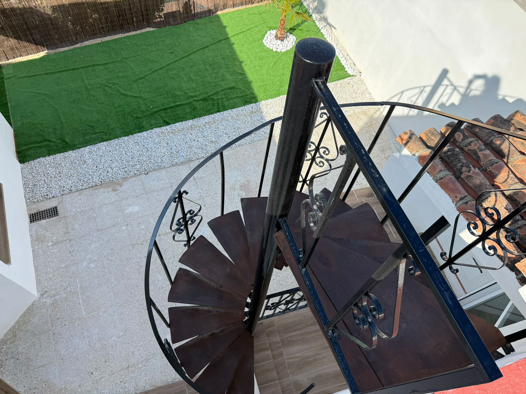Escalier extérieur en colimaçon
