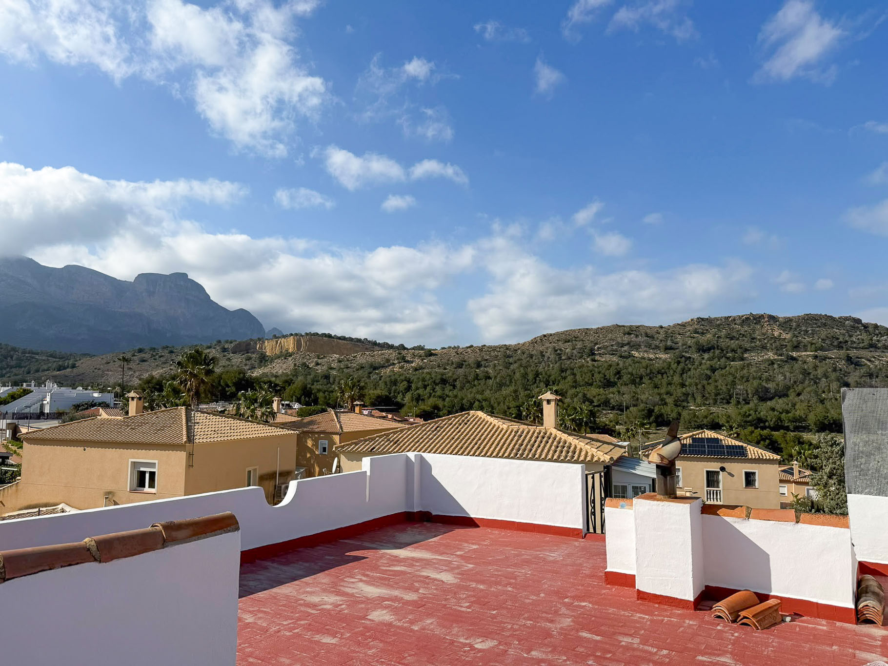 Toit-terrasse avec vue sur la montagne