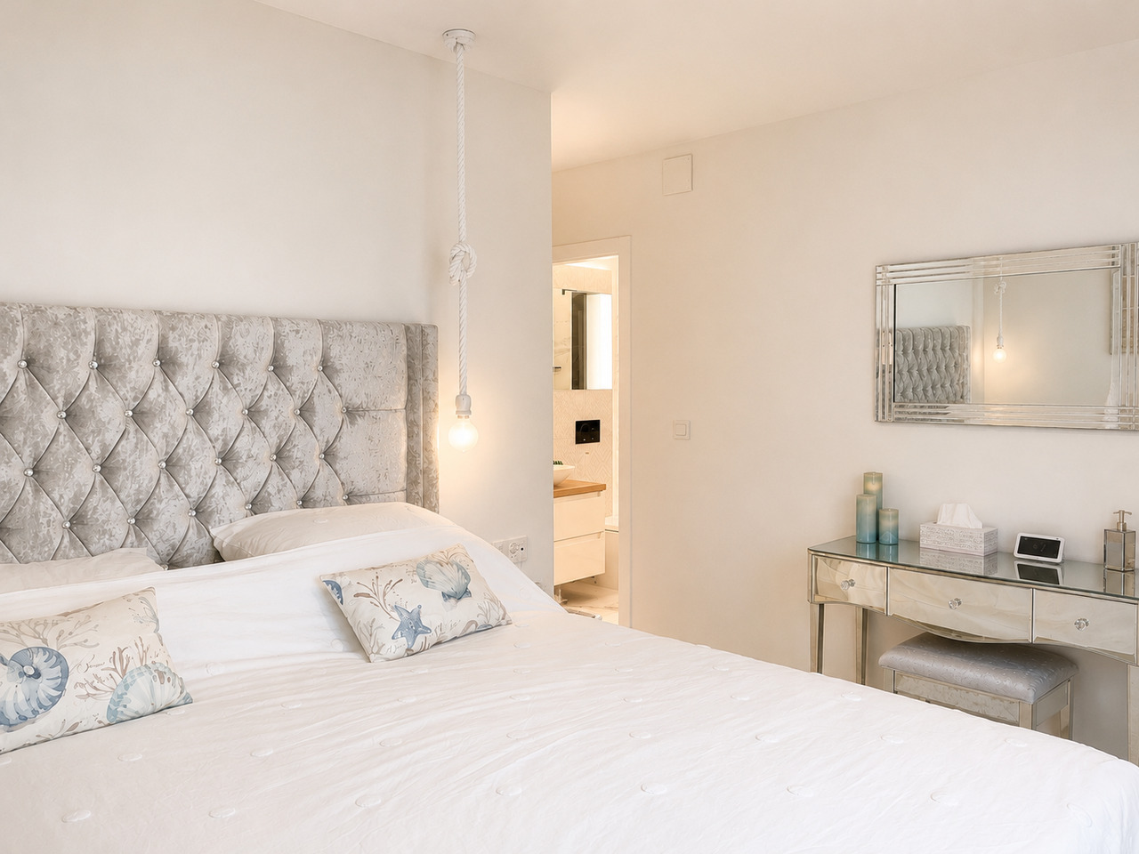 Chambre avec salle de bains