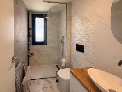 Salle de bains attenante