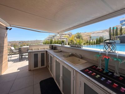 Cuisine extérieure sur la terrasse