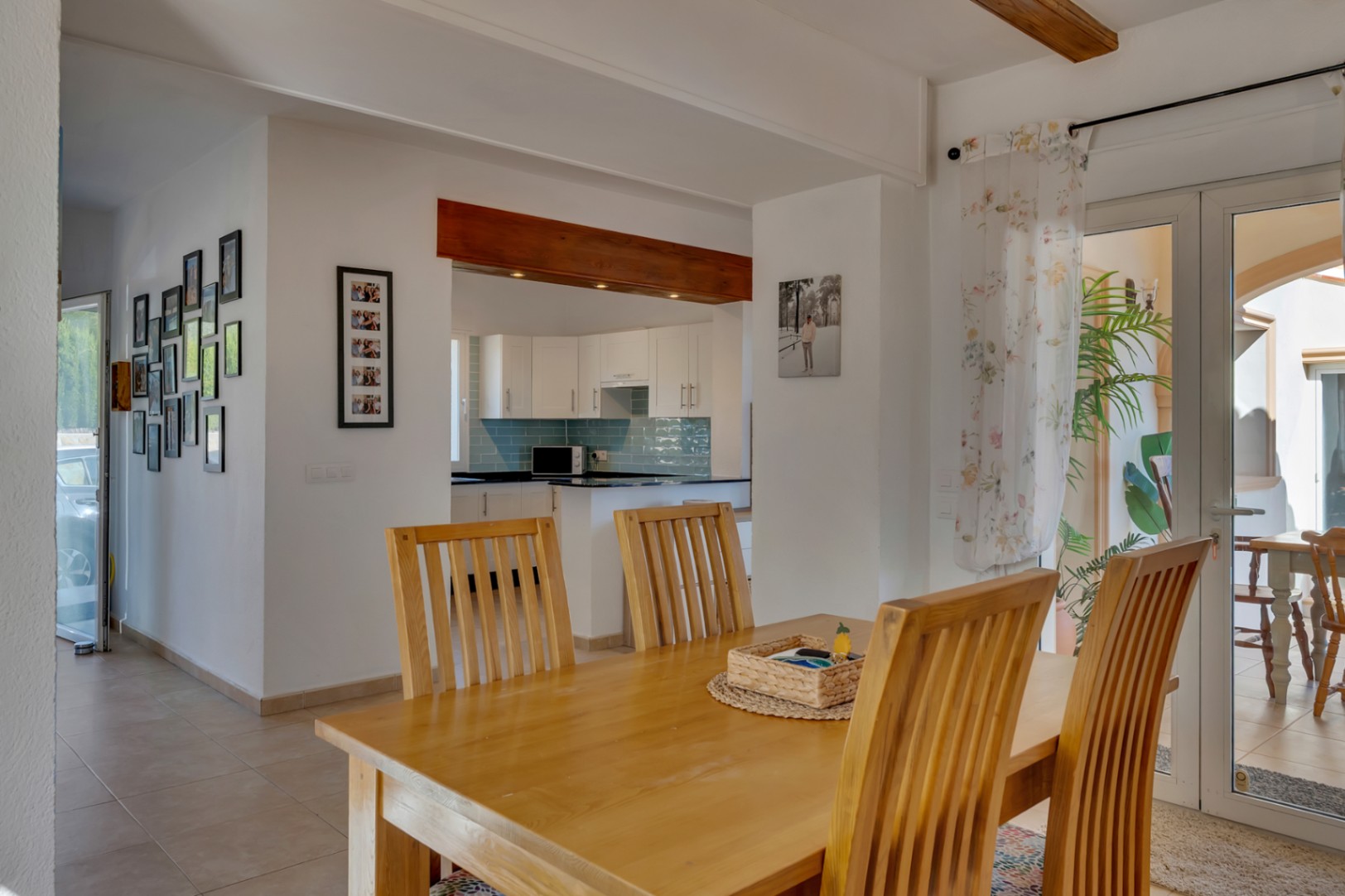 Salle à manger et cuisine