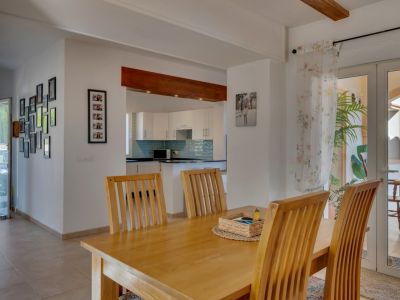 Salle à manger et cuisine