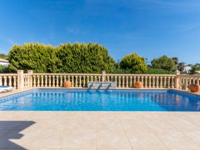 Piscine et terrasse