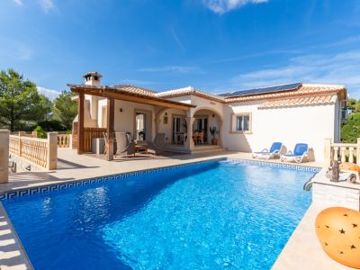 Piscine et terrasse