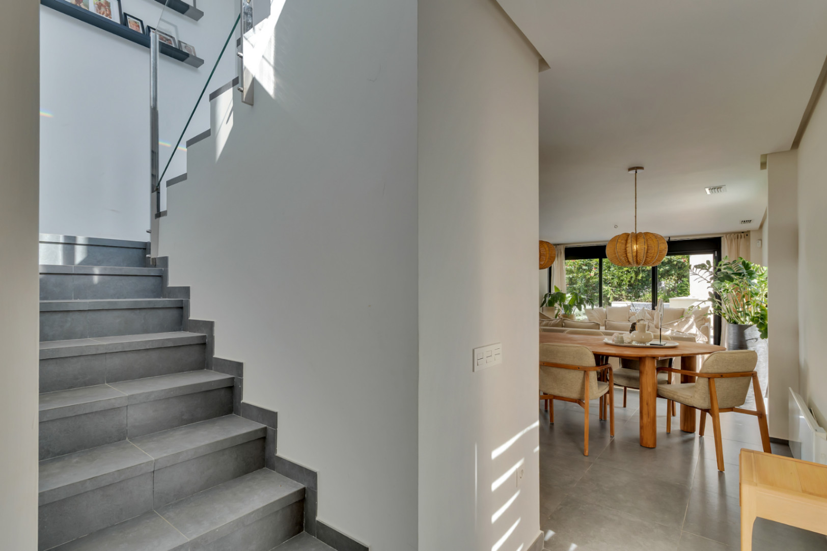 Escalier et séjour