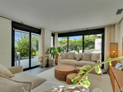 Salon avec accès au jardin
