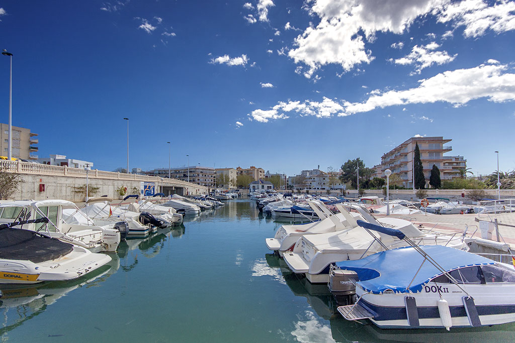 Canal du port de plaisance