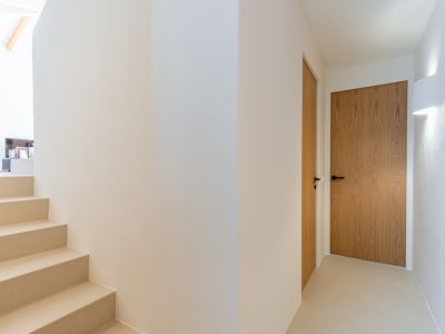 Couloir avec escalier