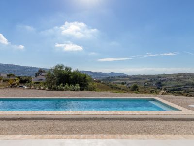 Piscine avec vue sur mer