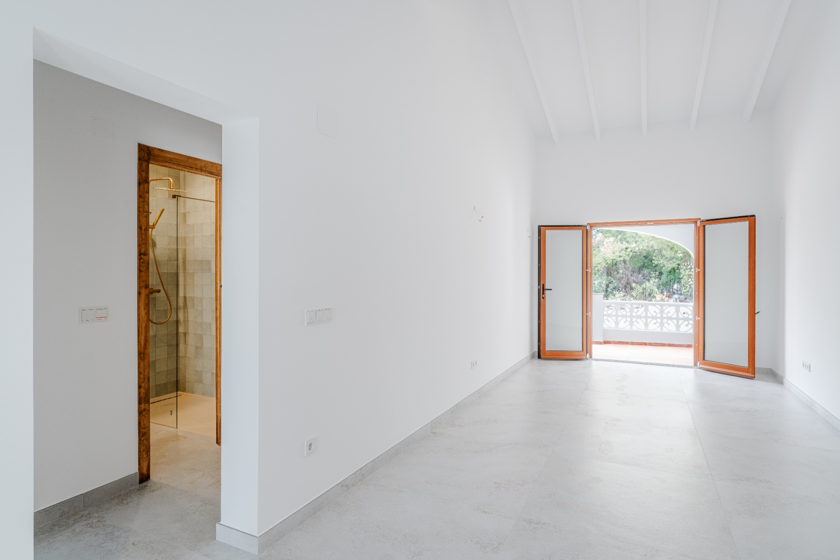 Chambre avec accès à la terrasse
