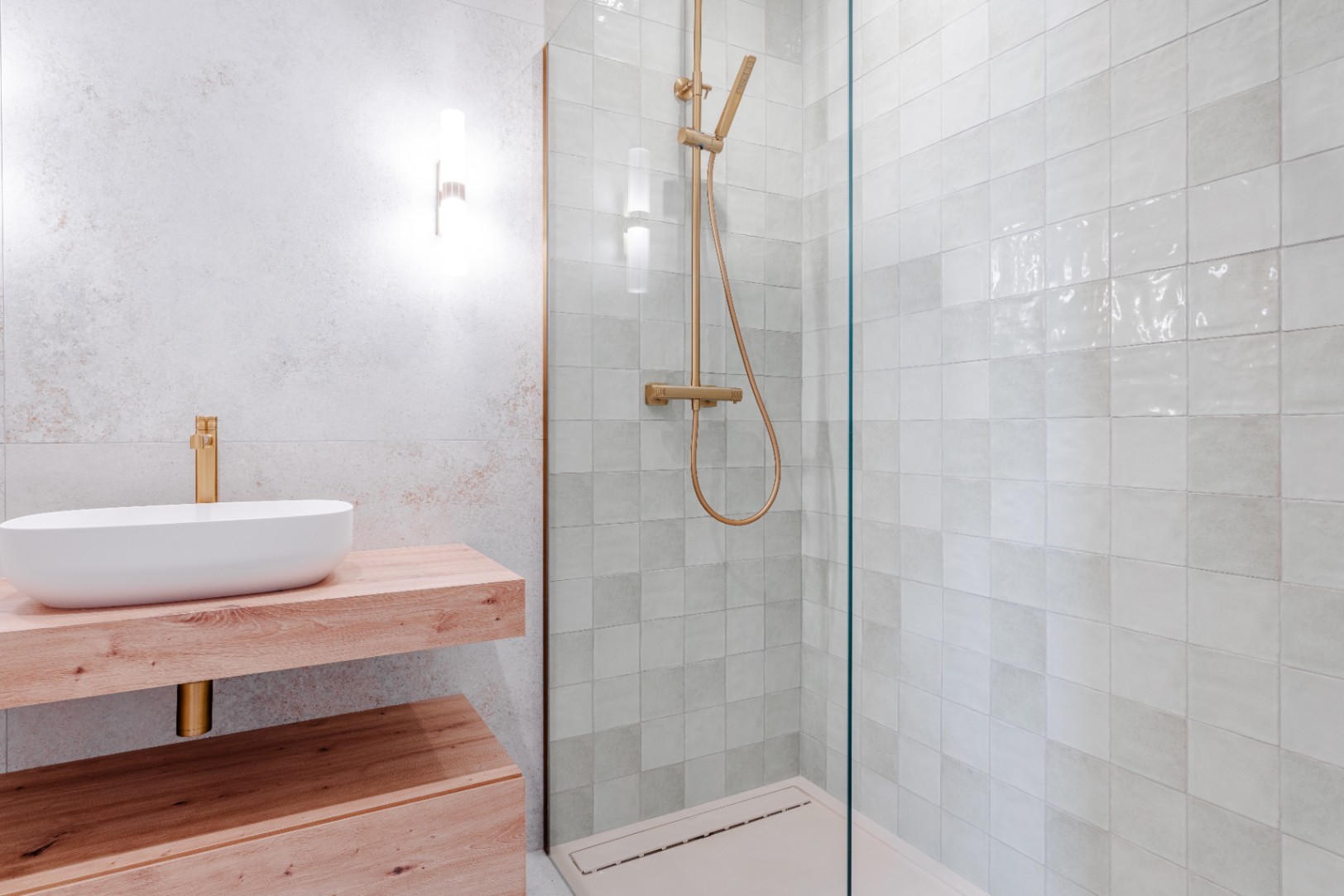 Salle de bains avec douche