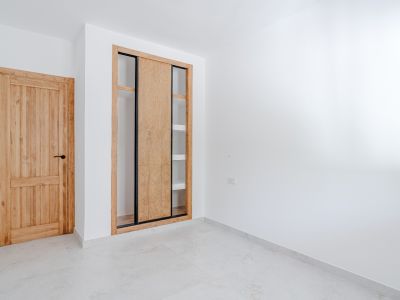 Chambre avec placard intégré