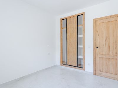 Chambre avec placard intégré