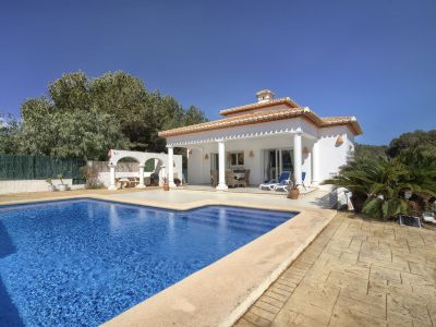 Piscine et terrasse couverte