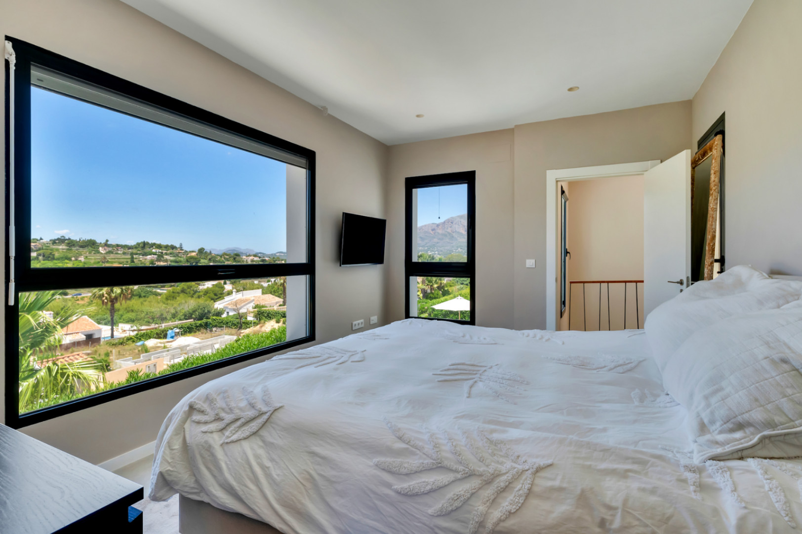 Chambre principale avec vue