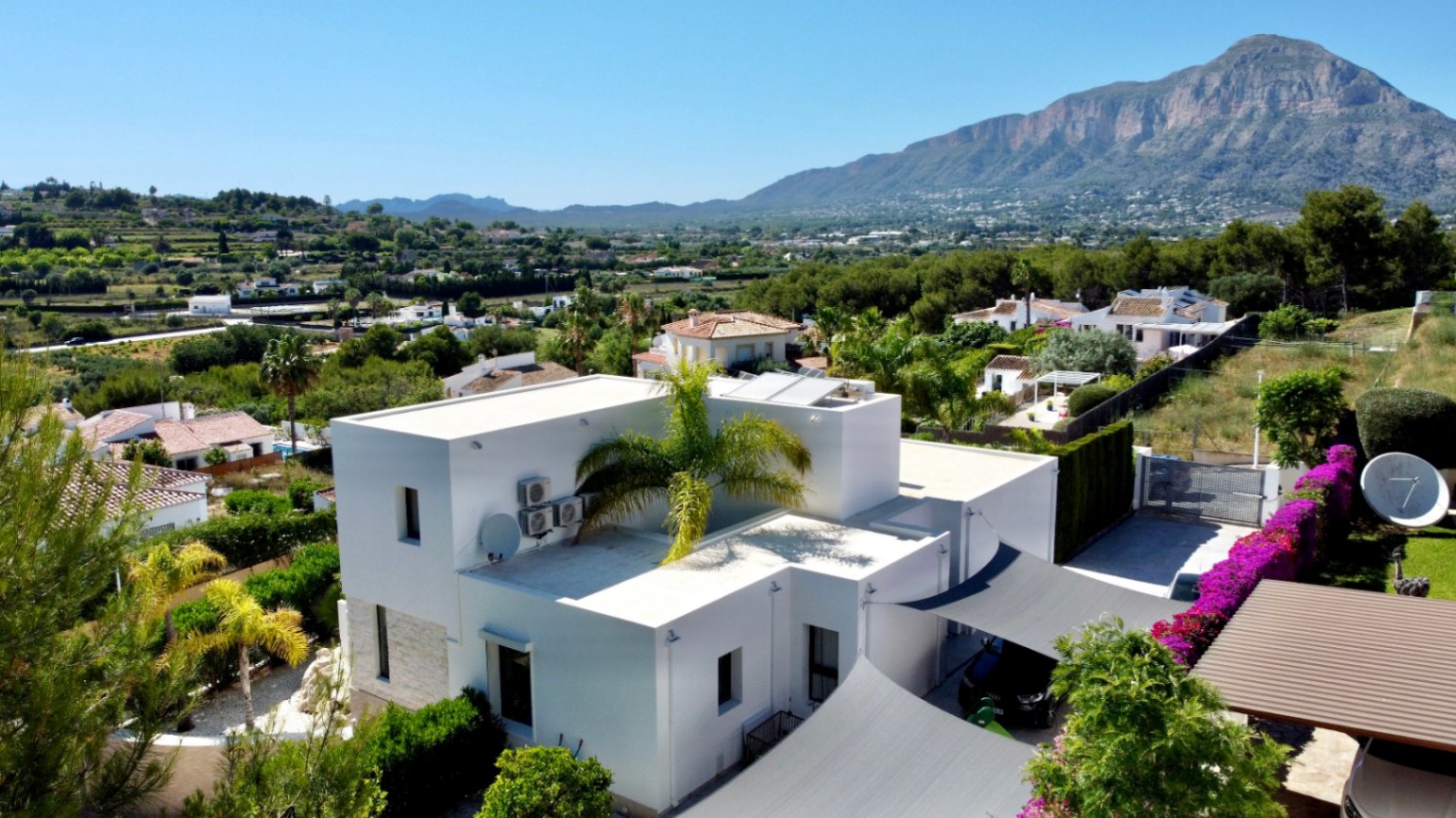 Extérieur avec vue sur le Montgó
