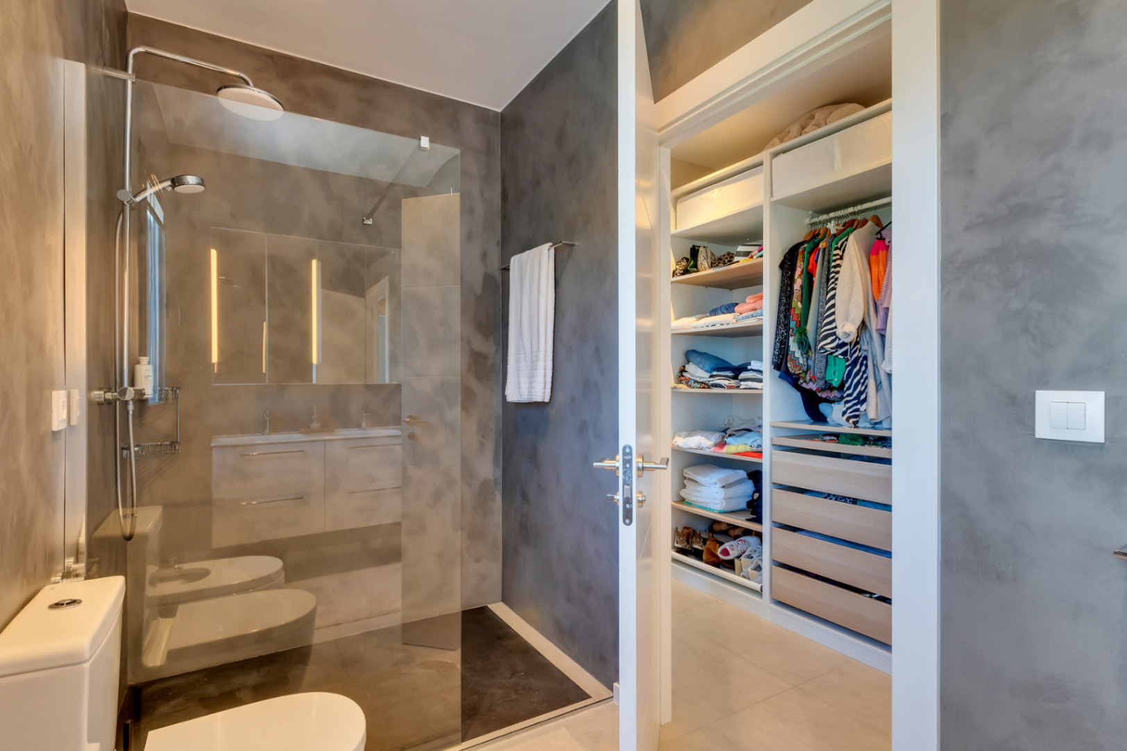 Salle de bains et dressing