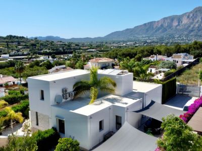 Extérieur avec vue sur le Montgó