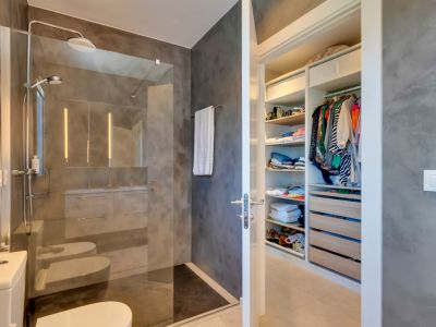 Salle de bains et dressing