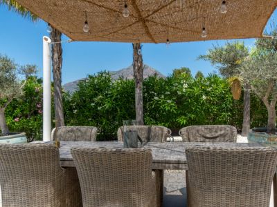 Terrasse avec vue sur la montagne