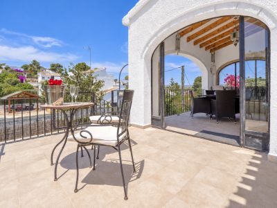 Terrasse et porche couvert