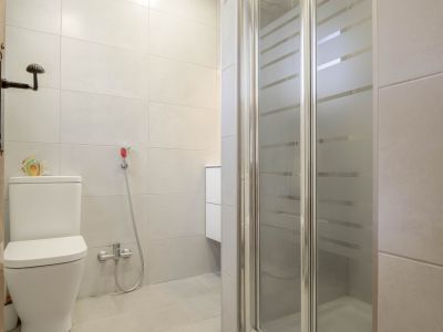 Salle de bains avec douche