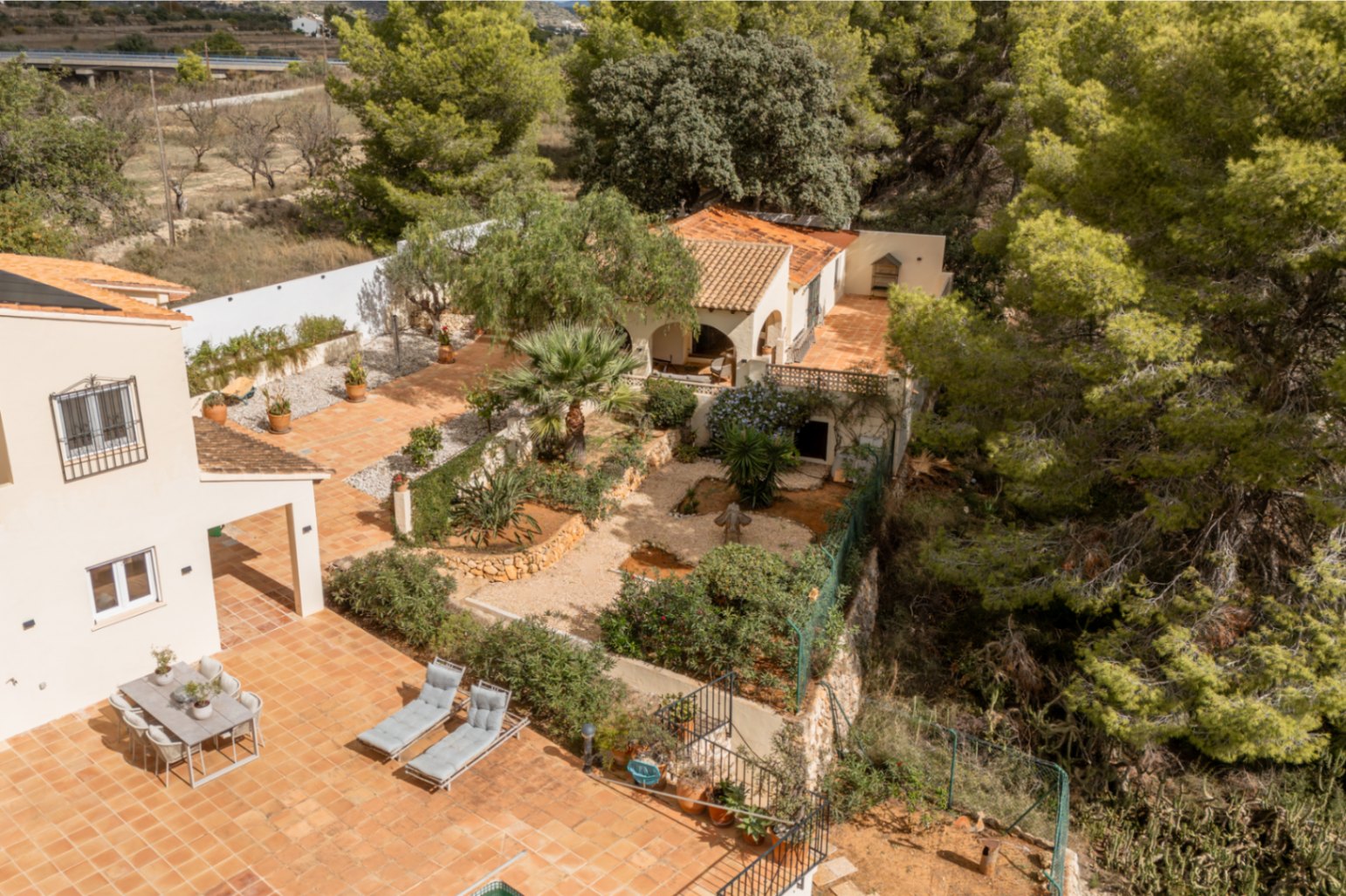 Jardin et maison d'invités