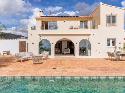 Terrasse et piscine