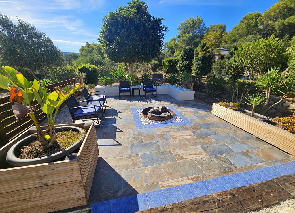 Terrasse avec braséro
