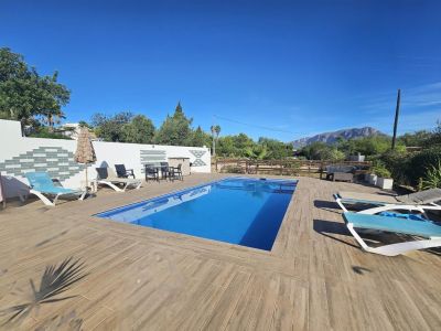 Piscine et terrasse