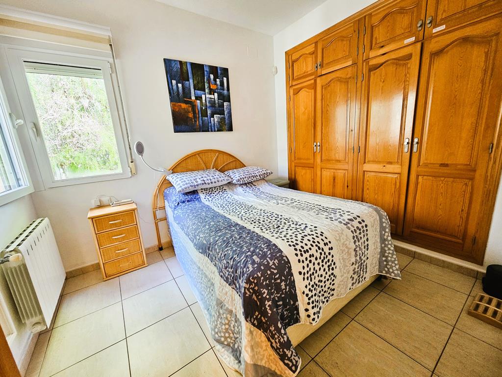 Chambre avec placards intégrés