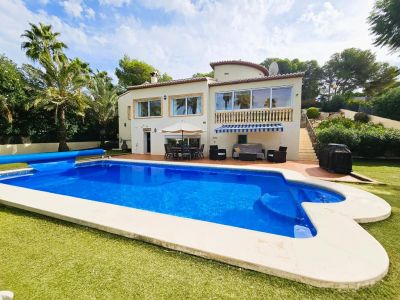 Piscine et jardin