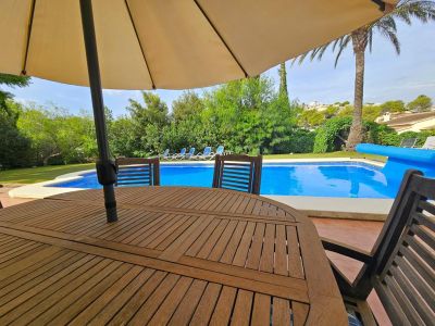Terrasse et piscine