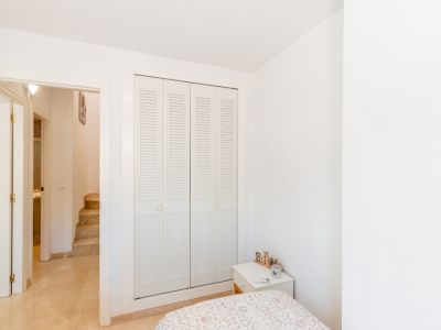 Chambre avec placard intégré